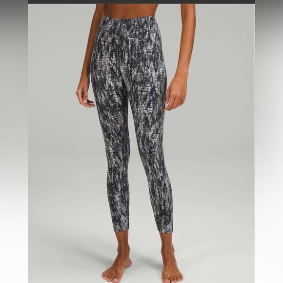 NWT New LULULEMON Instill HR High Rise Tight Alpine White Black Print LSAW 2 - Picture 2 of 5